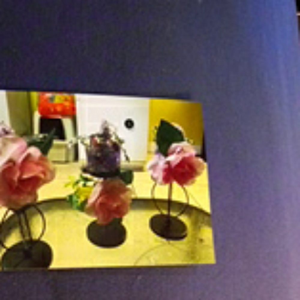 Hand made flowers arrangements - Picture 2 of 2